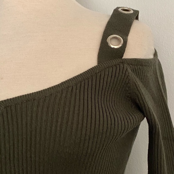 Carmar off shoulder long sleeve ⭐️NWT⭐️ - Picture 7 of 10